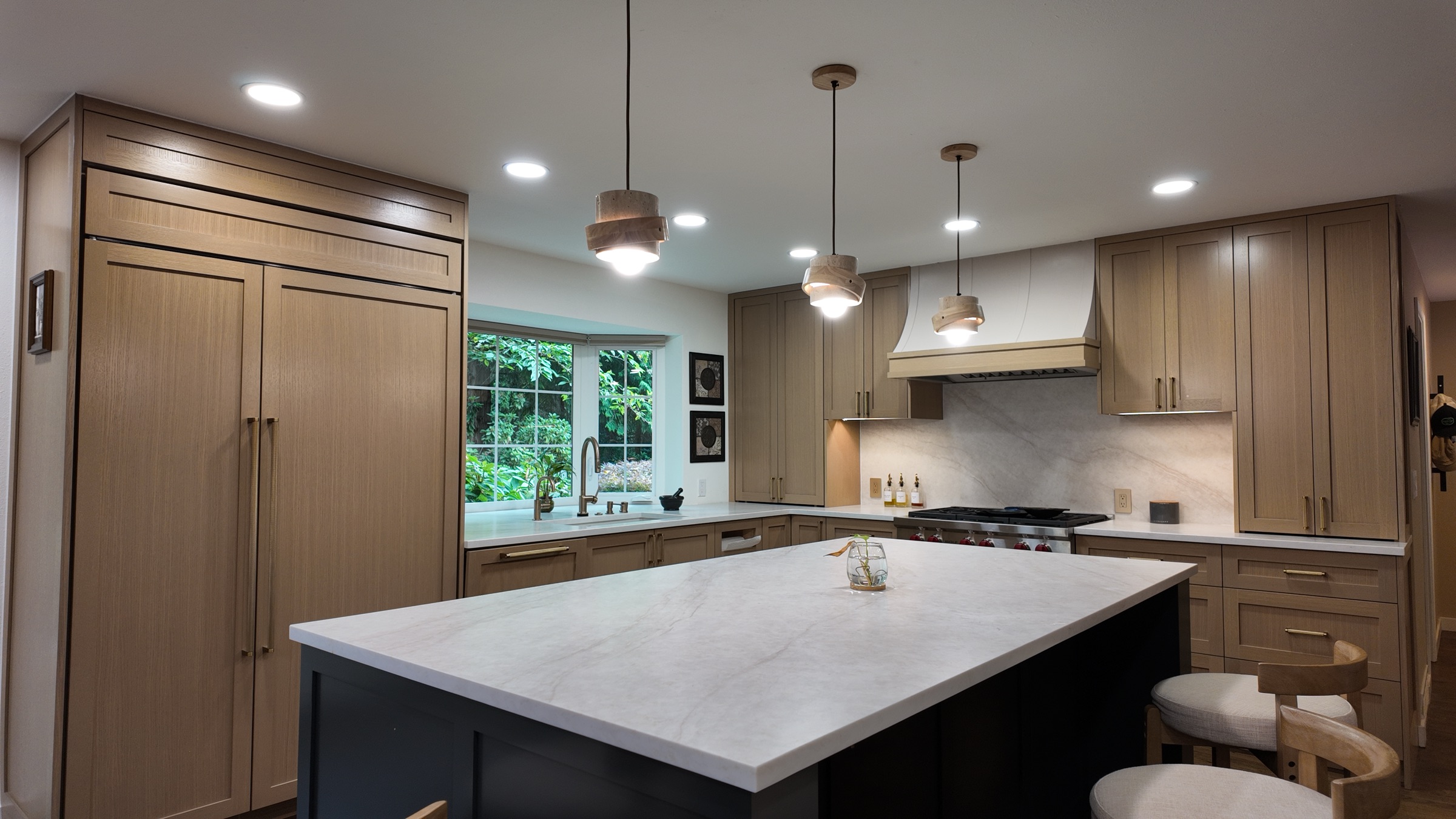 Island and pendants, Bellevue kitchen